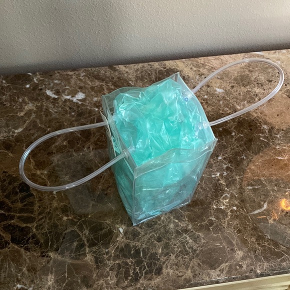 ❄️ ICE BAG ❄️ CLEAR ❄️ 10x4 and 5” handles, card slot on back for promo, NWTags - Picture 9 of 10
